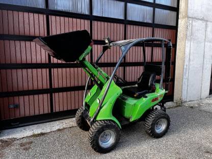 Bild 2:Minilader Avant 220