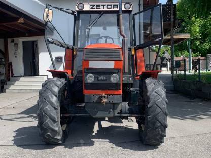 Bild 2:Zetor 8245