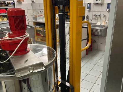 Bild 5:Fritz Honiglagerbehälter, Rührwerk und Bodenheizung 500 kg