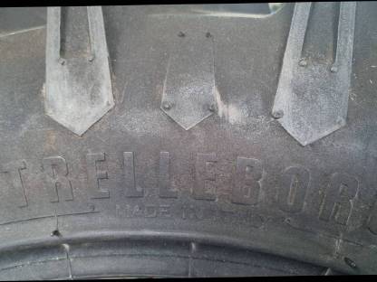 Bild 3:Zwillingsräder Zwillingsreifen Trelleborg 8.3 R24