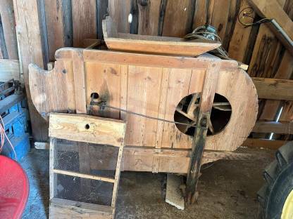 Bild 2:Windmühle für Getreide mit Motor