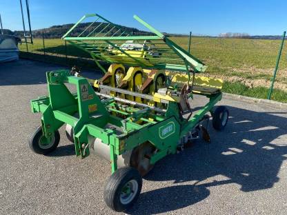 Bild 3:Hortus Folienpflanzmaschine H2 144