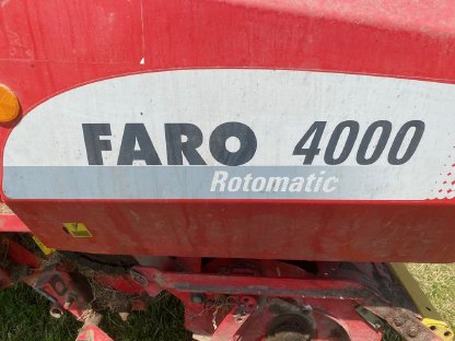 Bild 2:Ladewagen Pöttinger Faro 4000