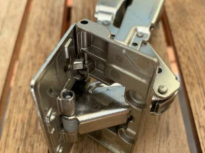 Bild 2:BLUM Scharnier CLIP-Top 170° INSERTA