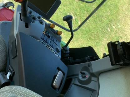 Bild 8:Claas Tucano 430, Obenentleerung, kein Lexion, Trion