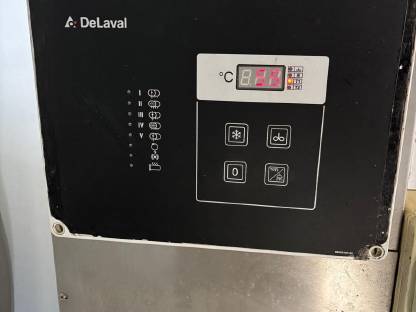 Bild 3:Milchtanks 2.100 l und 600 l