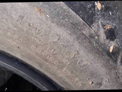 Bild 2:Traktorreifen