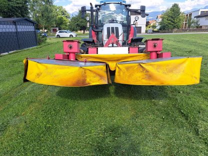 Bild 7:Hölzle Frontmähwerk