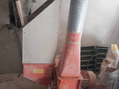 Bild 9:Zuchtenstalleinrichtung