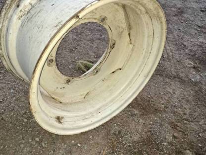 Bild 2:Felge für New Holland T4