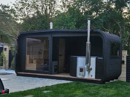 Bild 5:Sauna und Whirlpool