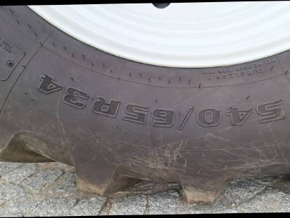 Bild 2:Kompletträder neuwertig 440/65R24, 540/65R34