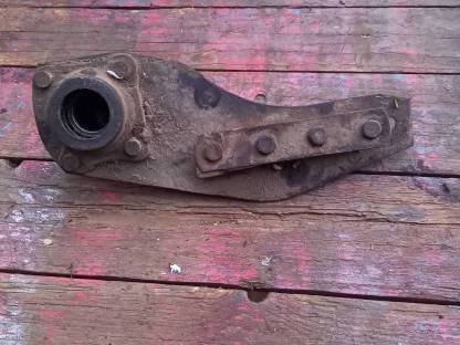 Bild 2:Gebrauchtes Federblech mit Lager IHC Traktor D Reihe