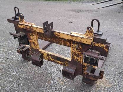 Bild 4:Dreipunkt-Palettengabel