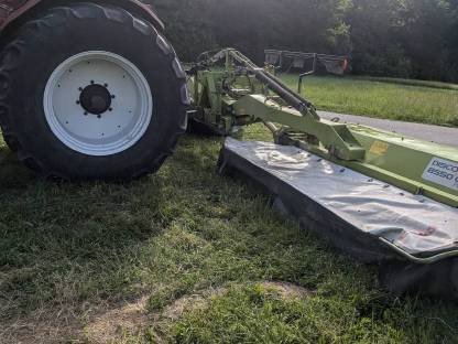 Bild 2:Claas Disco 8550 C Mähwerk Schmetterlingsmähwerk Aufbereiter