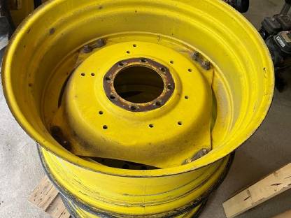 Bild 2:John Deere Felgen