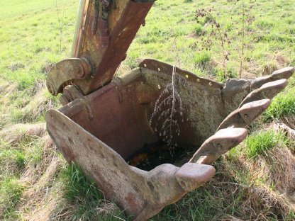 Bild 4:Kettenbagger CAT 215