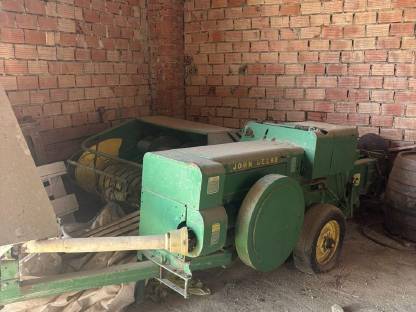 Kleinballenpresse John Deere 224
