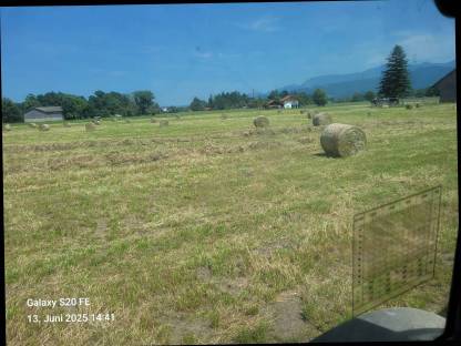 Bild 2:Heu Rundballen