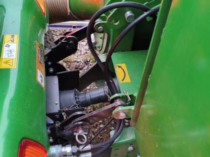 Bild 2:John Deere Rasentraktor X740 Hochentleerung