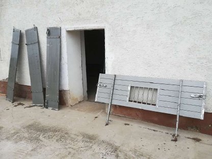 Bild 2:Original Unimog oder MB Trac Aluboardwände