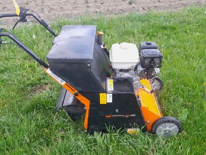 Bild 4:Rasennachsaatmaschine Eliet DZC 600