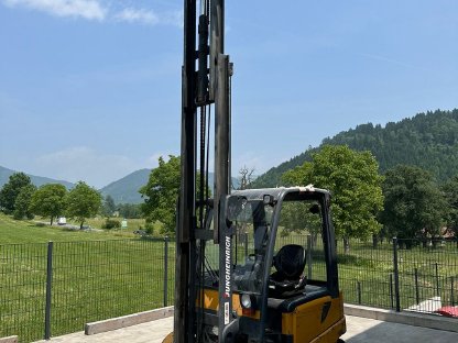 Bild 2:Stapler Jungheinrich EFG425k