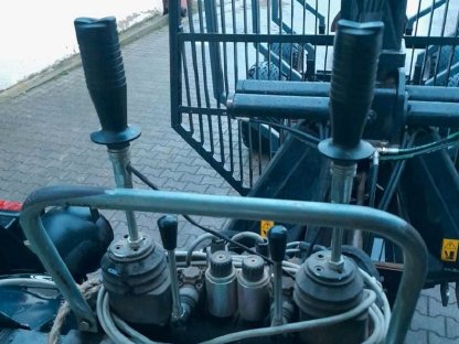 Bild 3:Vreten Rückewagen 9t mit Kranwinde und Funk