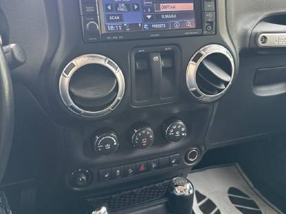 Bild 3:PKW, Jeep Wrangler 2,8 CRD Sondermodell 70 Jahre Jeep