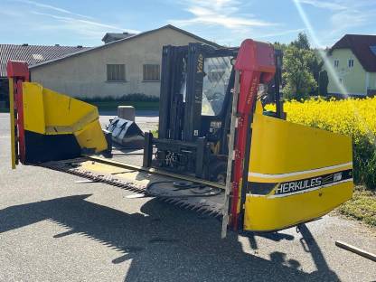 Bild 4:Rapsschneidwerk