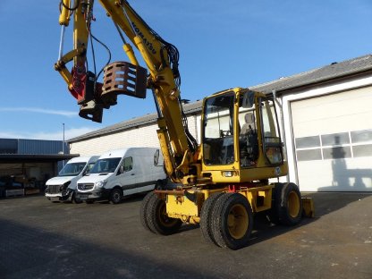 Komatsu WA 75 - Starker Mobilbagger, top Zustand