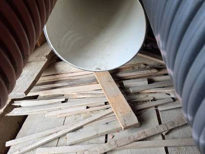 Bild 3:Rohre und Schächte