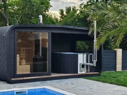 Bild 2:Sauna und Whirlpool