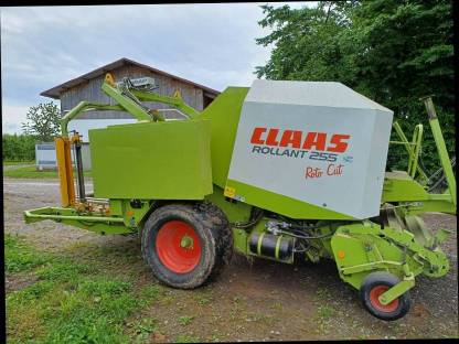 Bild 2:Claas Rollant 255 Presswickelkombination