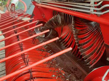 Bild 6:Rundballenpresse Lely RP 445