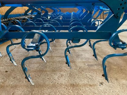 Bild 4:Lemken Korund/Saatbettkombination