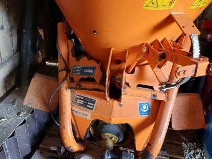 Bild 2:Salzstreuer/Düngerstreuer