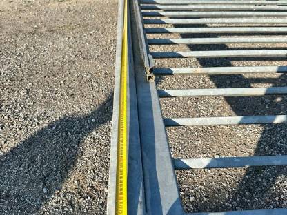 Bild 3:Freitragendes Schiebetor Einfahrtstor