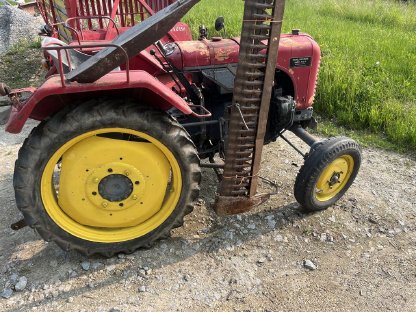 Bild 3:Steyr T84a Hackfruchttraktor