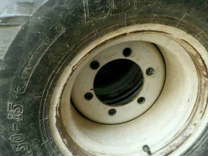 Bild 3:Reifen 33x15.50R15 BKT