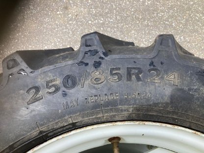 Bild 2:Traktorreifen zu verkaufen