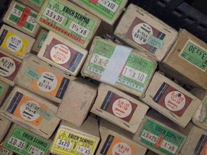 Bild 2:TISCHLEREINÄGEL  2 KISTEN VOLL