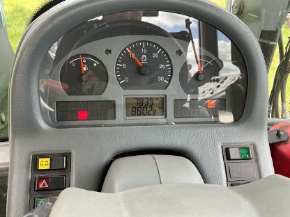 Bild 6:Traktor Valtra N141