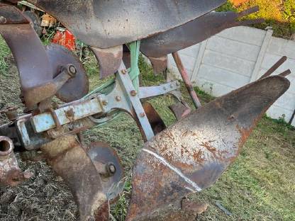 KMF 2 Schar Drehpflug