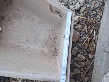 Bild 4:Futtertröge für Abferkelbuchten