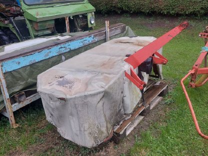 Mähwerk und Schwader