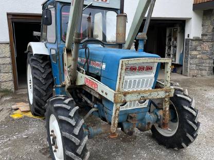 Bild 3:Ford 3000A Allrad Traktor