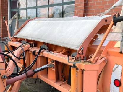 Kahlbacher Schneepflug LS270