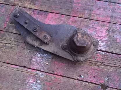 Bild 4:Gebrauchtes Federblech mit Lager IHC Traktor D Reihe