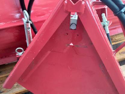 Bild 7:Schneeschild Wiedenmann Snow Master 3400 für Kleintraktoren